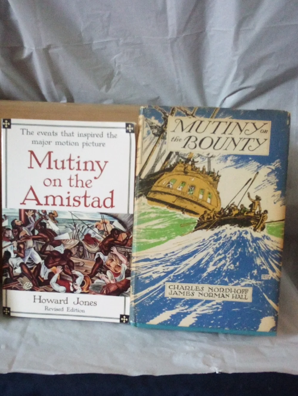 Sea Faring & Mutiny Books Mutiny On The bounty 1960 Robinson caruso 1901 EUC
